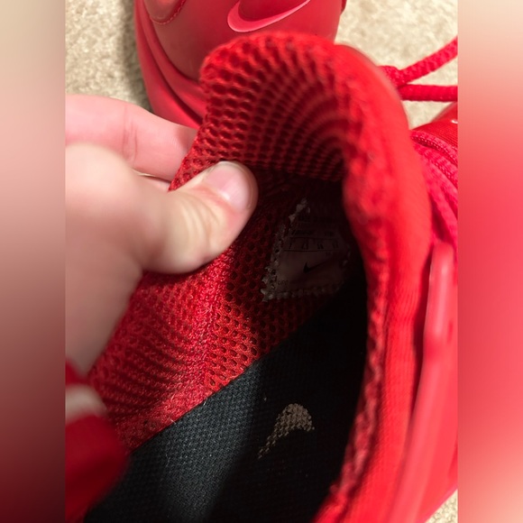 size 7 red nike sneakers! - Picture 4 of 5